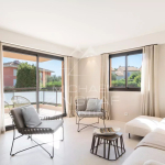 Superbe trois-pièces avec terrasse ensoleillée et piscine