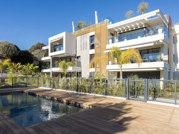 Appartement – Rez-de-Jardin d’Exception – Résidence Grand Luxe 2024/2025 – 80 m² – Jardin 250 m² – Deux Garages