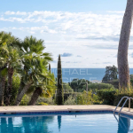 Antibes – Provençal stone villa with sea view, swimming pool and landscaped garden