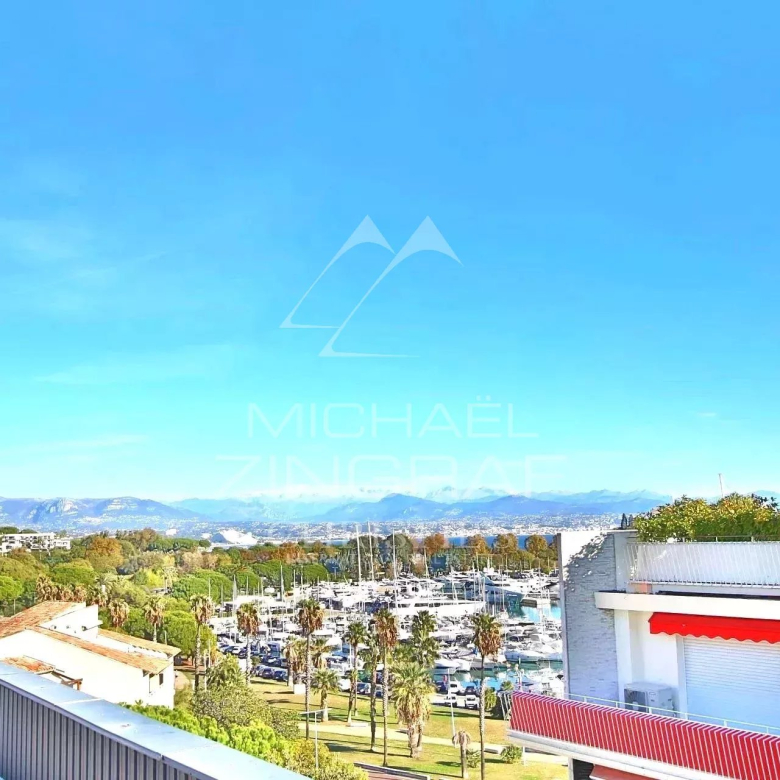 Juan les pins, maison avec 3 appartements loués, 3 terrasses, grenier