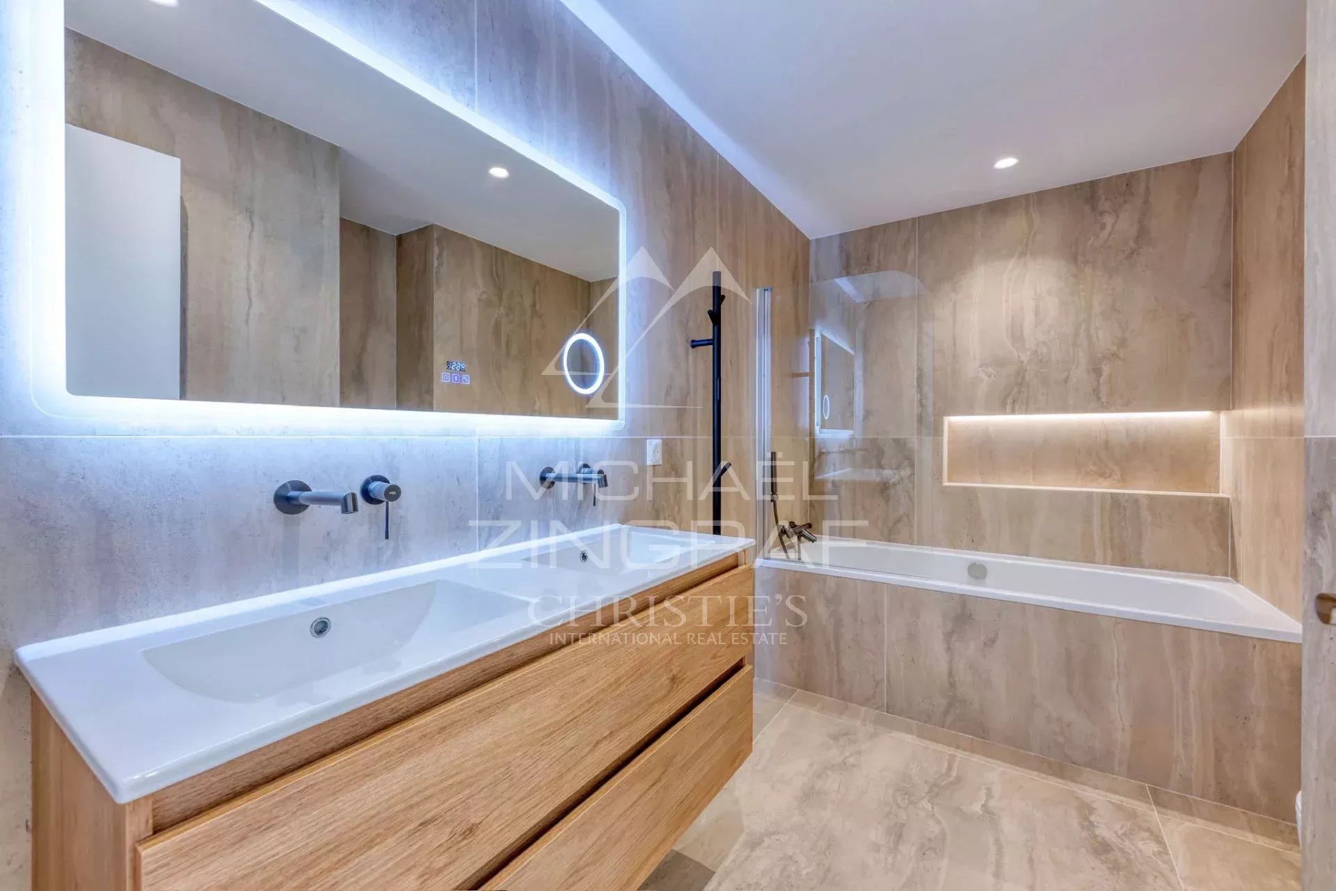 0673a165b14d7d27261816383bf5f472_4d92e9008e_1920-original