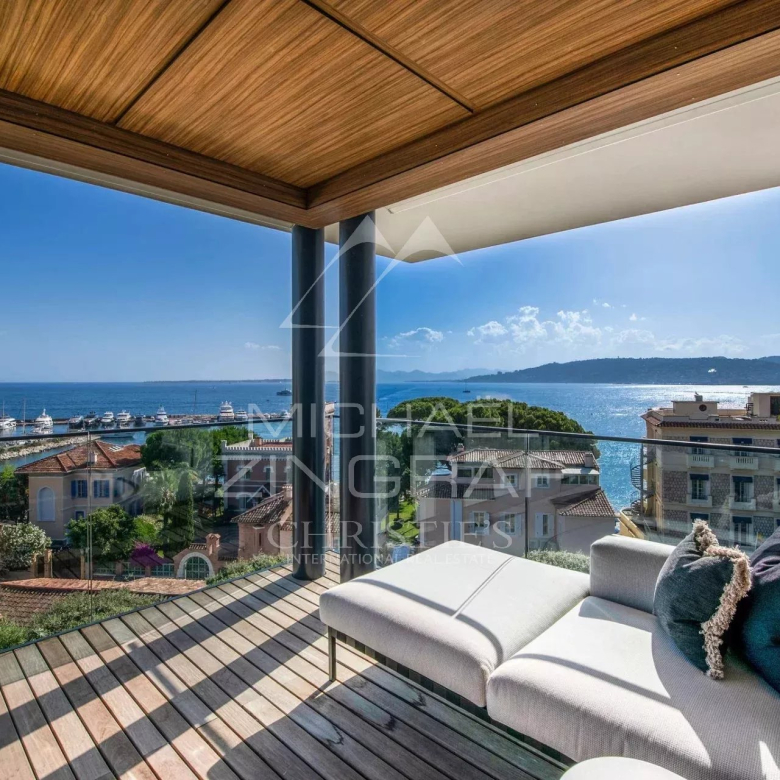 Juan-les-Pins, The Center Bay – Panoramic Sea View