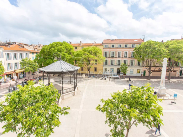 Immeuble de rapport au cœur de la Vieille Ville d’Antibes