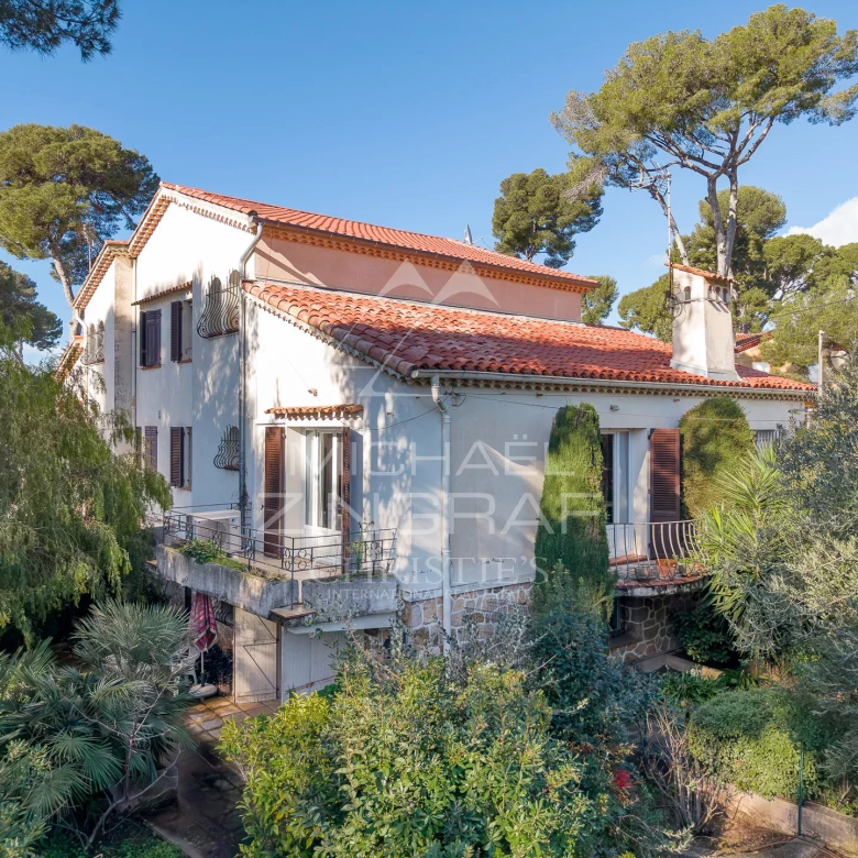 House to renovate – 250 m² – Great potential and planning permission granted – In Le Bouscat, near Parc Bordelais