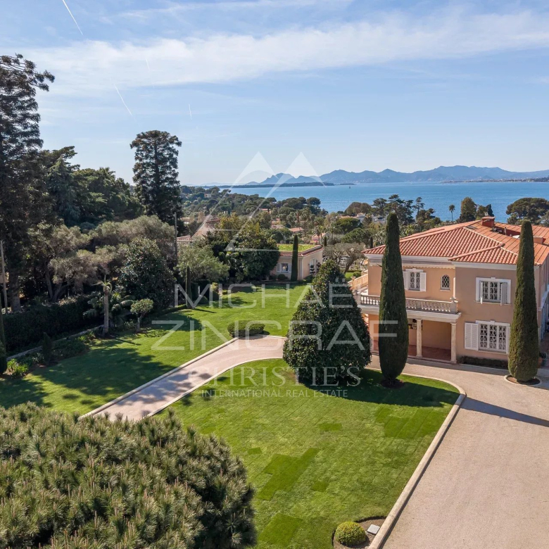 Propriété de prestige située sur le versant ouest du Cap d’Antibes