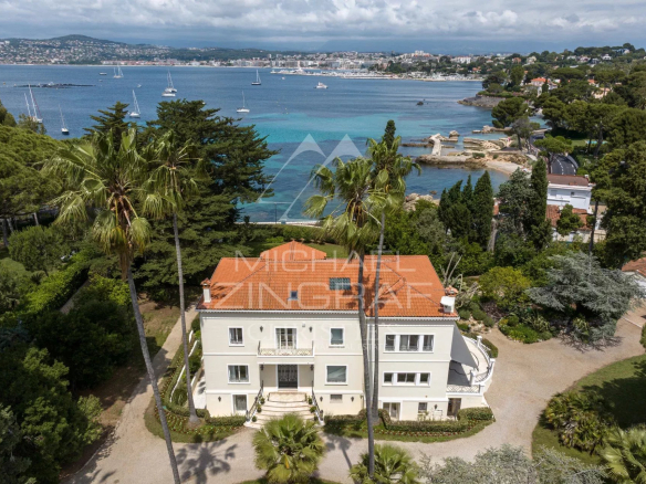 Propriété de prestige située sur le versant ouest du Cap d’Antibes