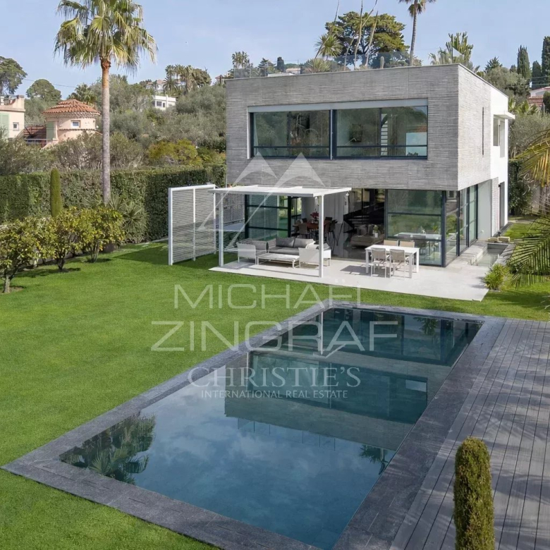 Appartement d’exception – Vieille Ville d’Antibes – Dernier étage – Terrasses – Vue panoramique