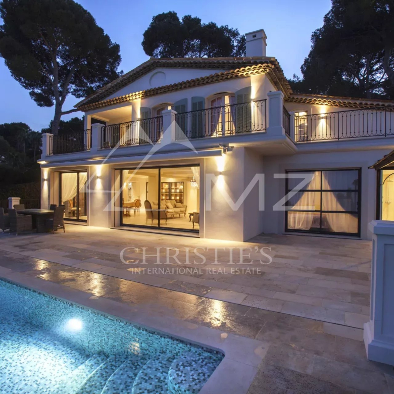 Exclusive to Cap d'Antibes – West side – Exceptional contemporary villa in close proximity to the beaches