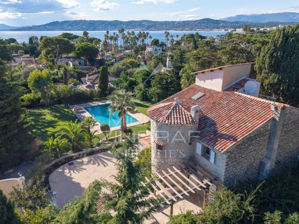 Cap d’Antibes — Versant Ouest Propriété d’exception avec vue mer