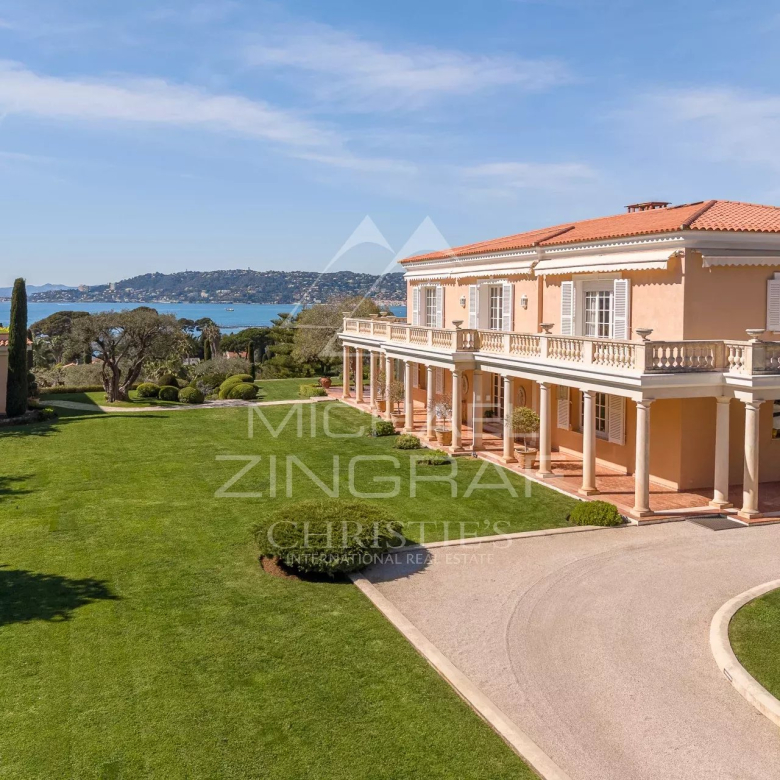 Luxury real estate photo | Charming Properties