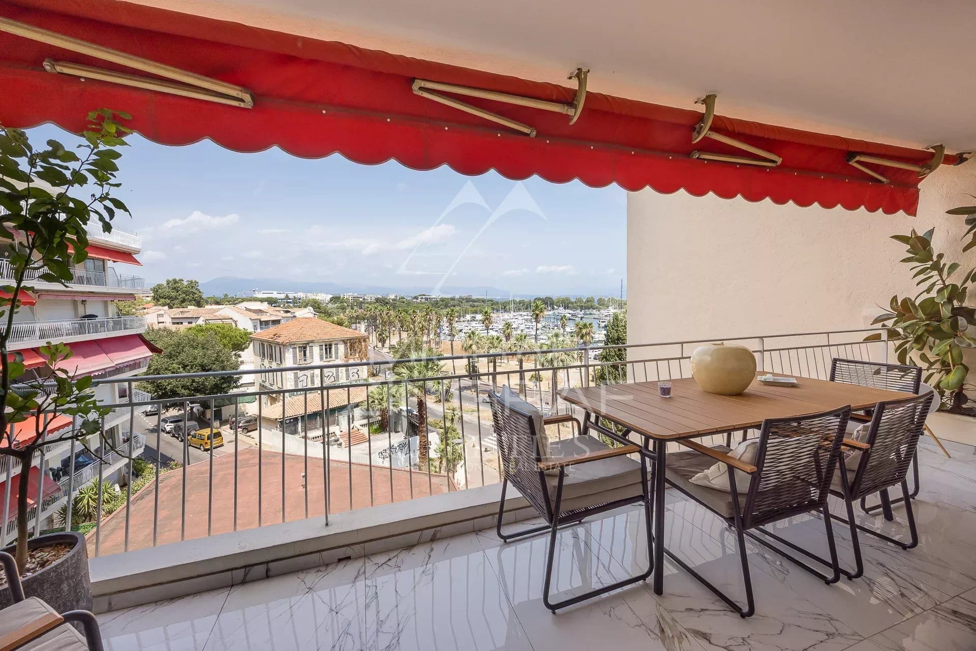 Luxury real estate photo | Charming Properties