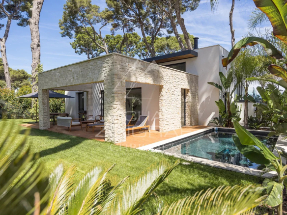 Villa contemporaine neuve avec piscine et jardin au Cap d'Antibes