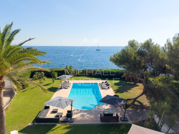 Panoramic sea view from a villa with pool and garden in Cap d'Antibes.