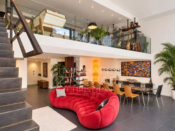 Luxury real estate photo | Charming Properties