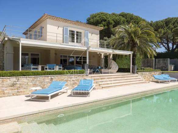 Villa néo-provençale avec piscine et jardin à Cap d'Antibes