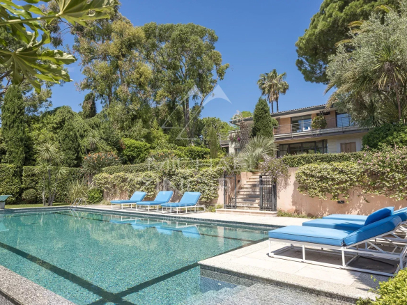 Contemporary villa with swimming pool and landscaped garden in Cap d'Antibes.