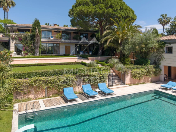 Contemporary villa with swimming pool and garden in Cap d'Antibes, France.