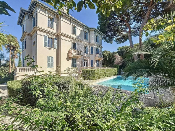 Cap d&#39;Antibes east side – Sea view apartment in the heart of a Belle Époque villa
