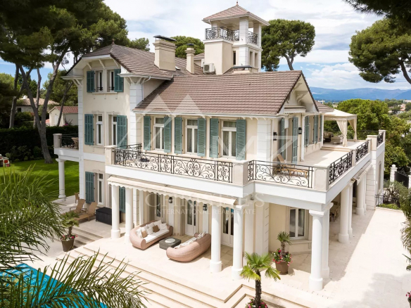 Cap d&#39;Antibes – Magnificent Belle Epoque style property in private domain