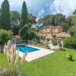 Demeure provençale nichée au cœur d’un domaine privé – Antibes