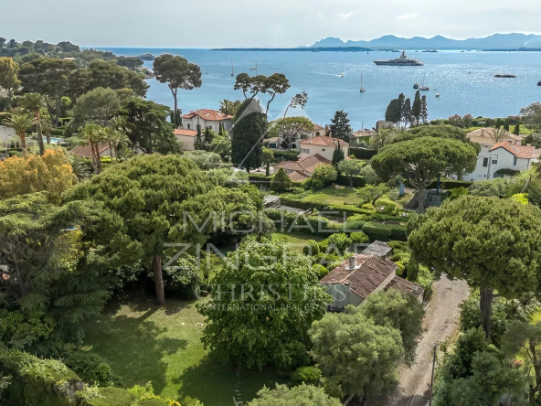 Cap d’Antibes versant ouest – Rare opportunité avec fort potentiel constructible