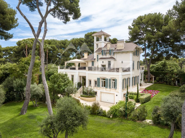 Cap d’Antibes – Magnifique Propriété style Belle époque  dans domaine privé