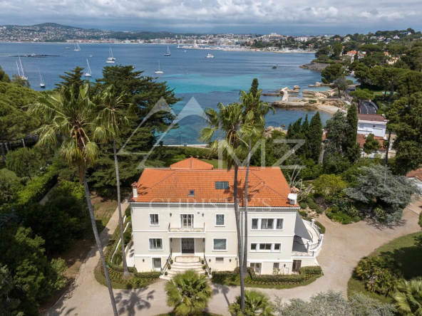 Prestigious property located on the western slope of Cap d&#39;Antibes