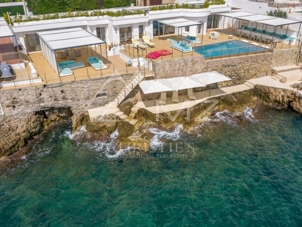 Exceptional sea view property