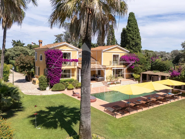 Prestige properties on the estate at the Cap d&#39;Antibes west side