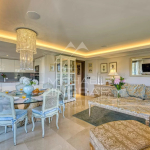 Exceptional apartment with panoramic terraces and high -end services