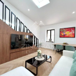 Antibes Vieille Ville – Duplex d’Exception en Dernier Étage
