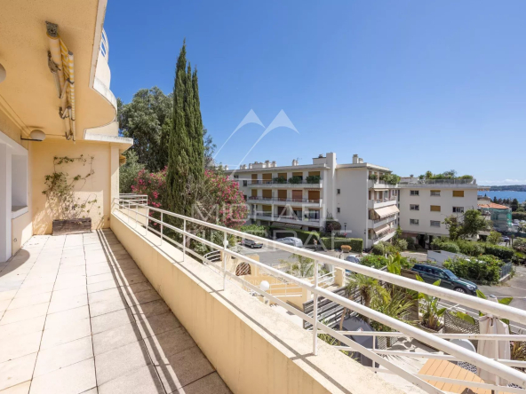 Cannes - Beautiful, quiet apartment with terrace, garden and sea view