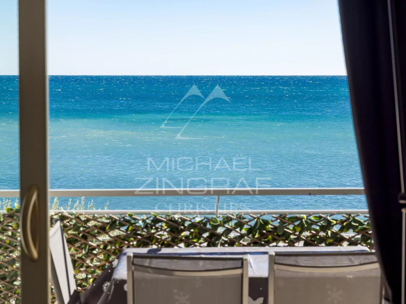 Très bel appartement en front de mer Palm Beach