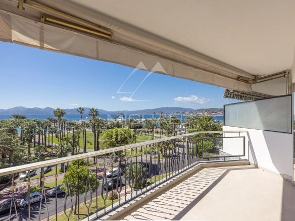Cannes Croisette – Appartement 3 pièces vue mer exceptionnelle