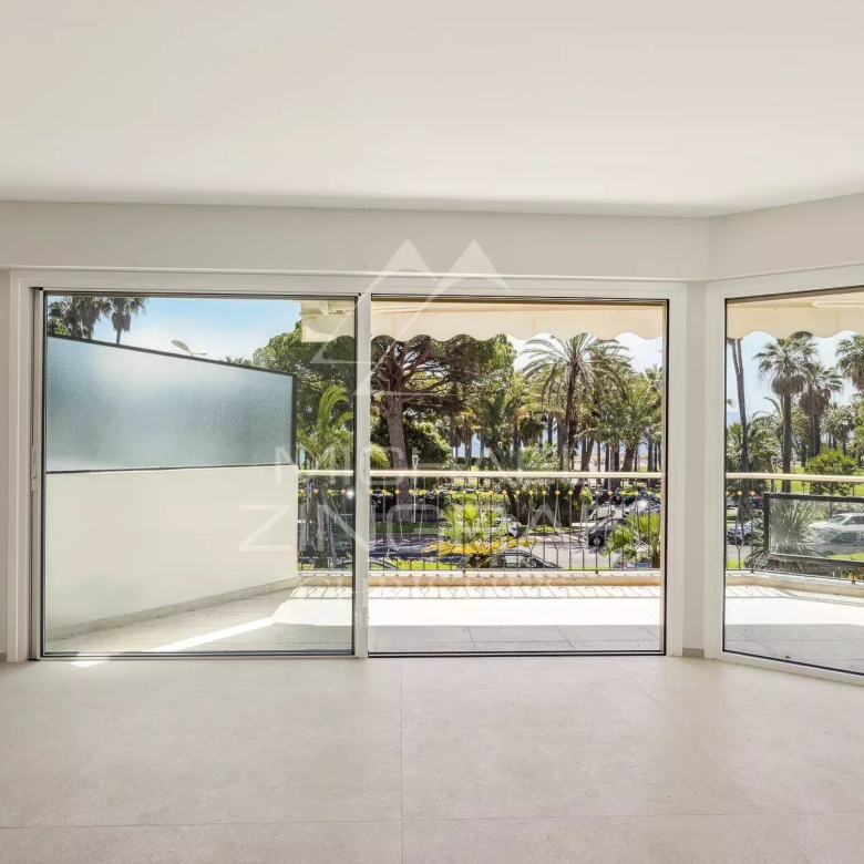 Proche Saint-Paul-de-Vence – Propriété contemporaine vue mer