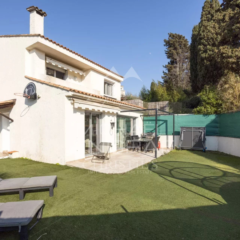 Cannes Palm Beach – Renovated 4-room apartment with terraces