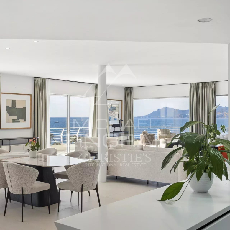 Appartement rénové avec terrasses – Carré d’Or – Nice