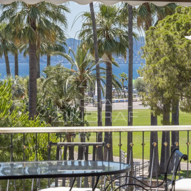 Luxury real estate photo | Charming Properties