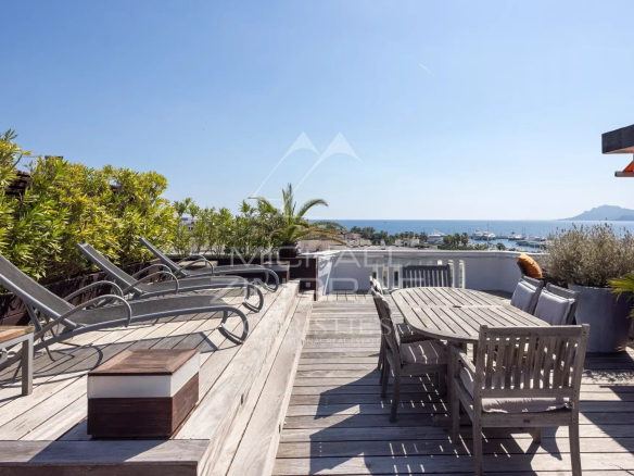 Luxury real estate photo | Charming Properties
