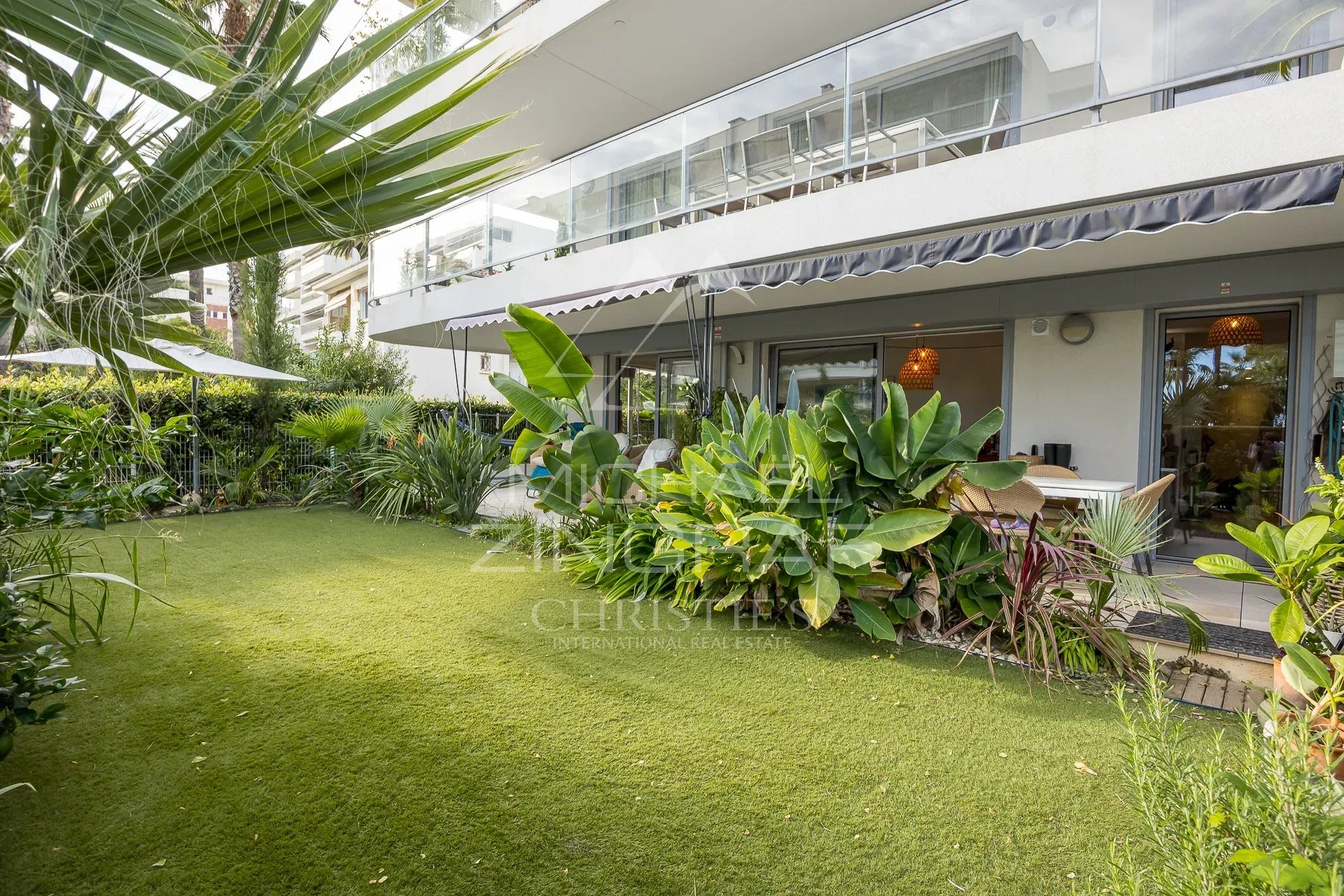 Appartement 3 pièces avec jardin privatif et piscine à Cannes, Palm Beach.