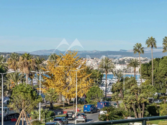 Co-exclusivity! Cannes Croisette – 5 room apartment with sea view