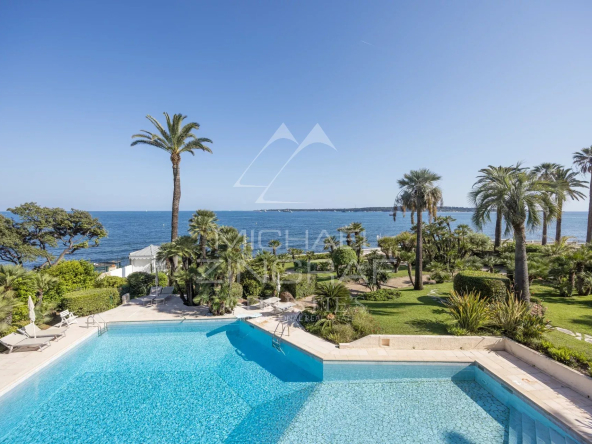 CANNES Palm Beach – Magnificent apartment facing the sea