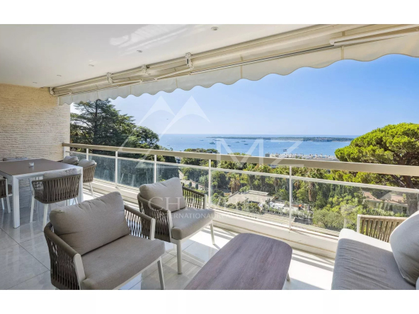 Superbe 3 pièces vue mer panoramique dans résidence de Prestige