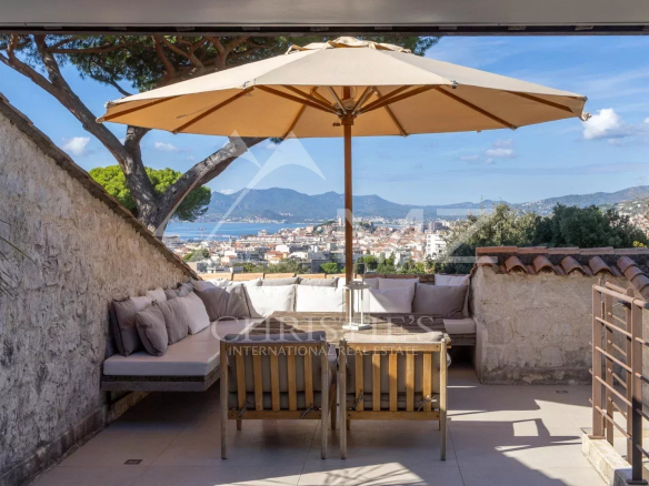 Appartement-Villa d’exception dans le quartier prisé de la Californie