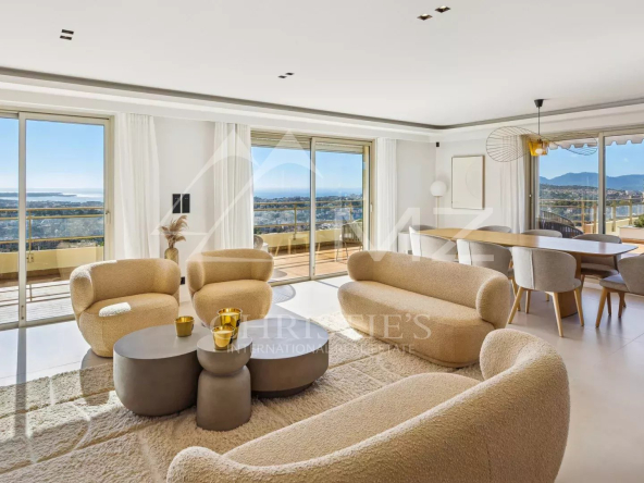 Discover this exceptional property located in the hills of residential Le Cannet