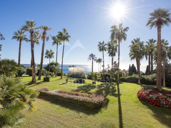 Superb 4 room apartment in prestigious residence