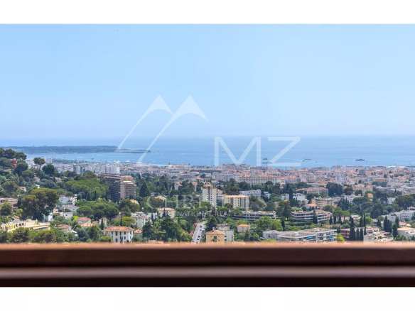 À vendre : Appartement de standing au Cannet avec vue mer panoramique