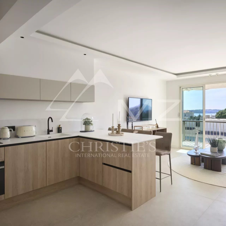 Superbe 4 pièces vue mer panoramique dans résidence de Prestige