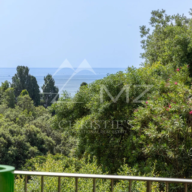 Superb apartment in a prestigious residence