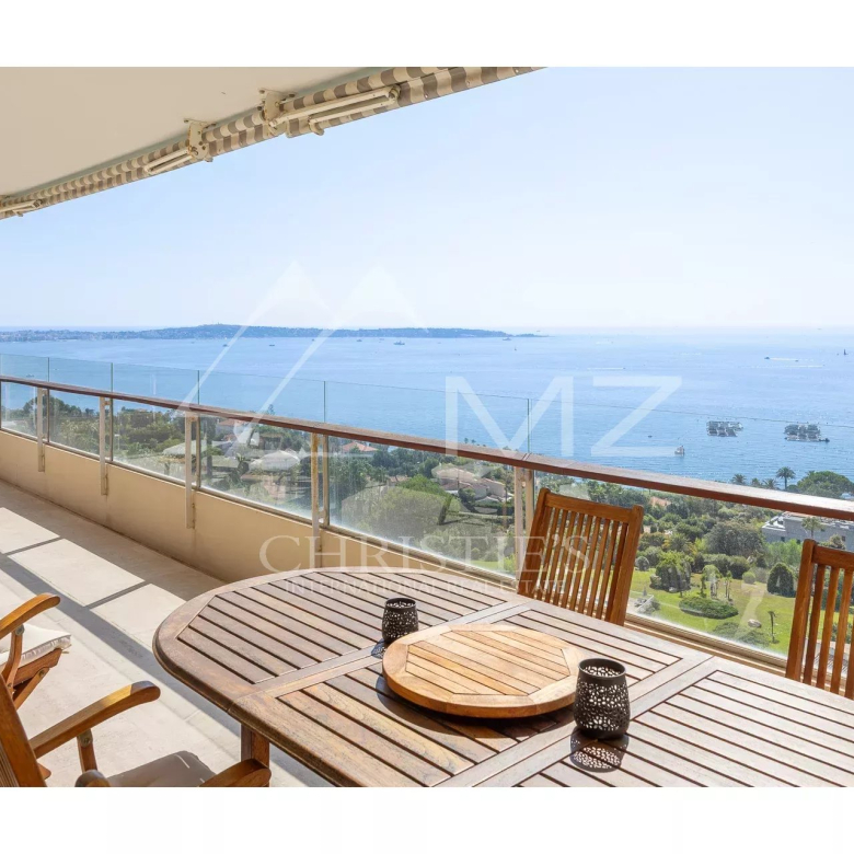 Superbe 3 pièces vue mer panoramique dans résidence de Prestige